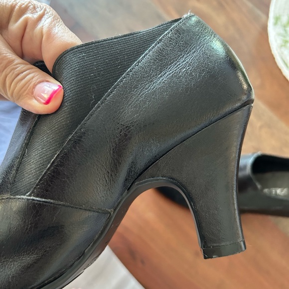 Black slip on booties - Picture 5 of 7